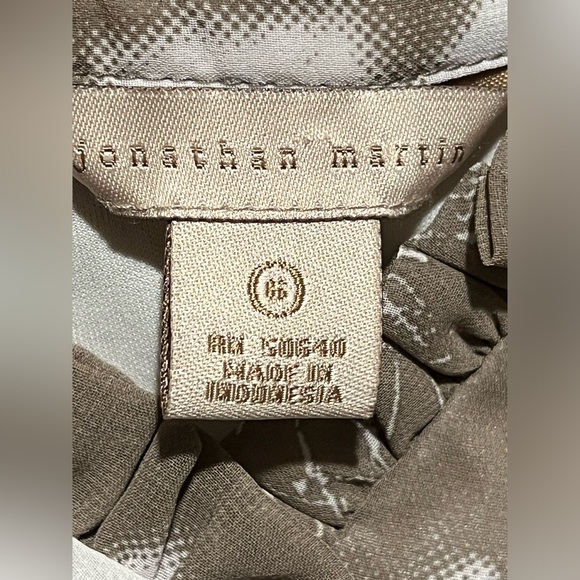 Jonathan Martin Sleeves Floral Dress with Ruffled Keyhole Neckline - Picture 8 of 9